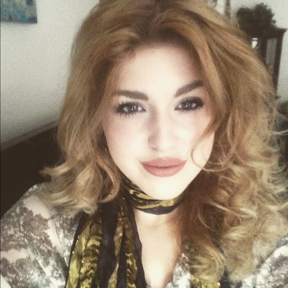 Meet the Posher Other - Meet your Posher, Sarah